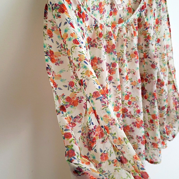 Flowy Summer Top - Picture 3 of 6